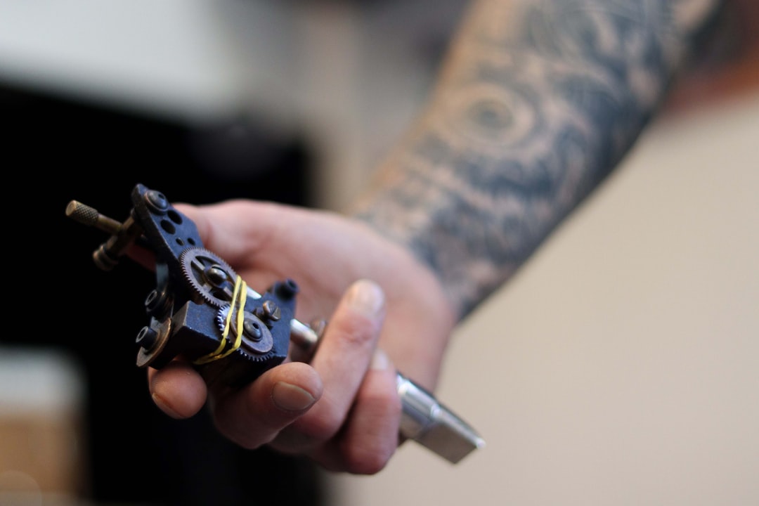 Stilisierte Tattoo-Pistole
